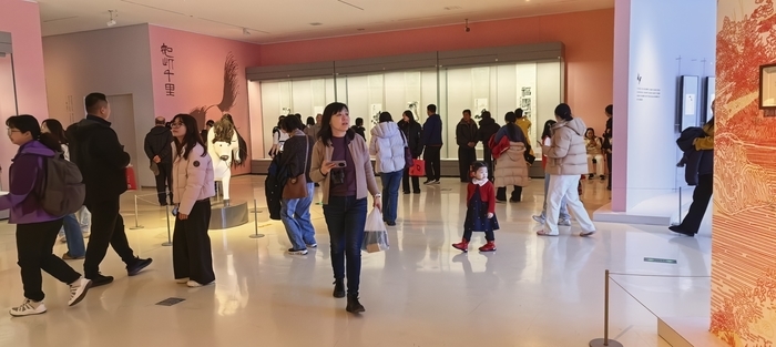 新春逛山东美术馆，齐白石《十二属图》集结亮相