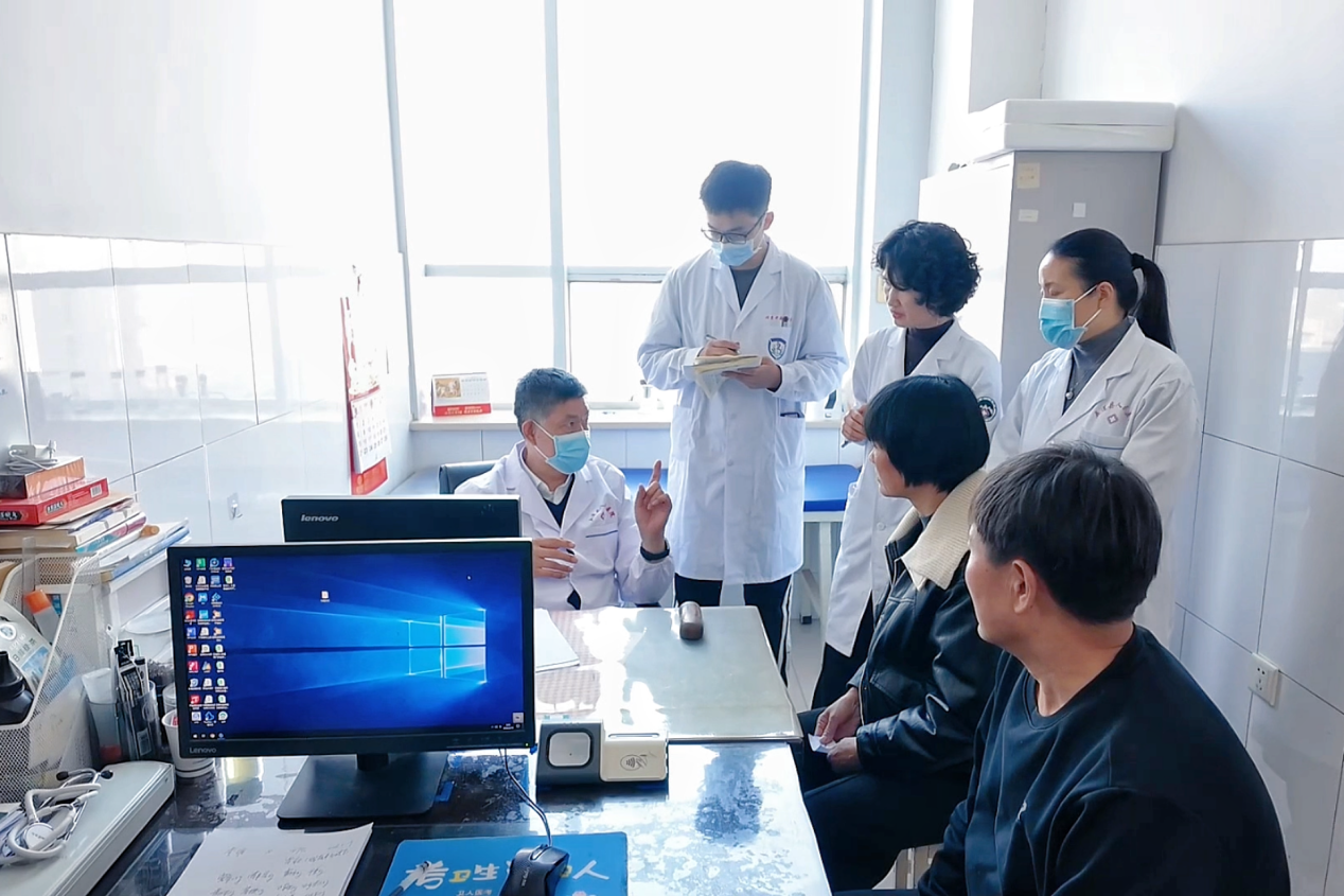 新春走基层｜35位五莲籍医疗专家返乡，送上新春“健康年礼”