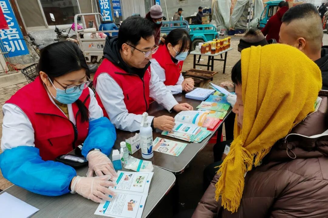 新春走基层|惠民县何坊街道：健康集市里的“年味守护者”