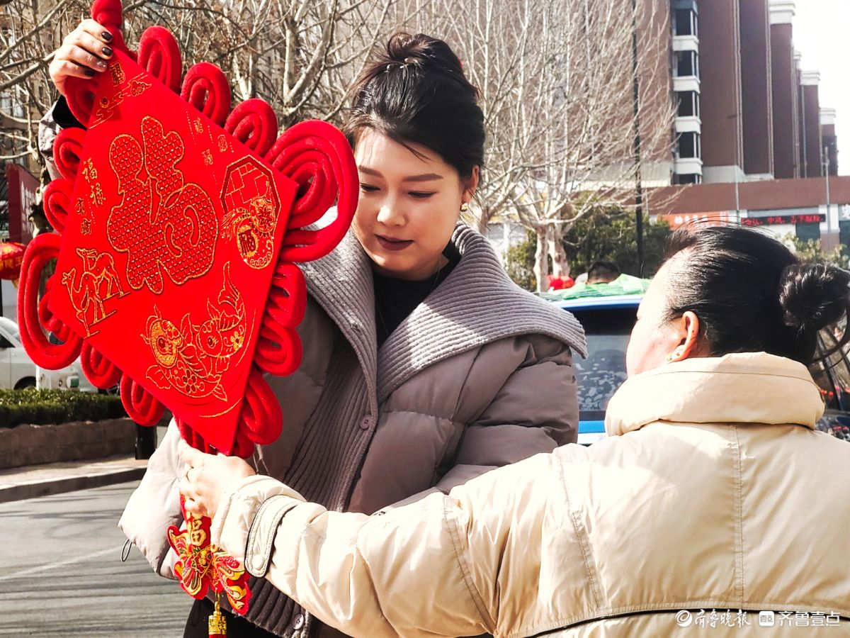 新春随手拍|除夕年集请福字（手机摄影）