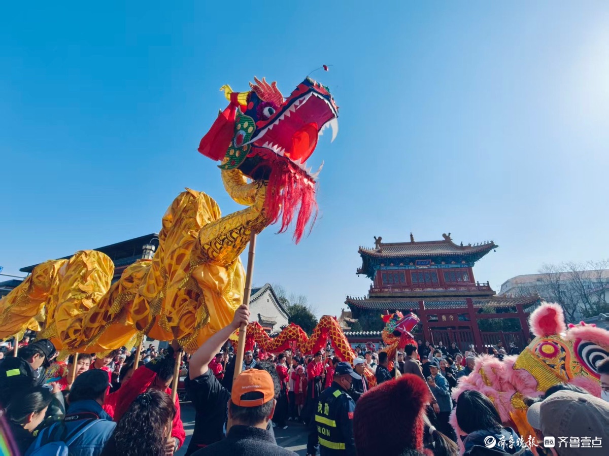 过年啦！济南明湖路热闹非凡