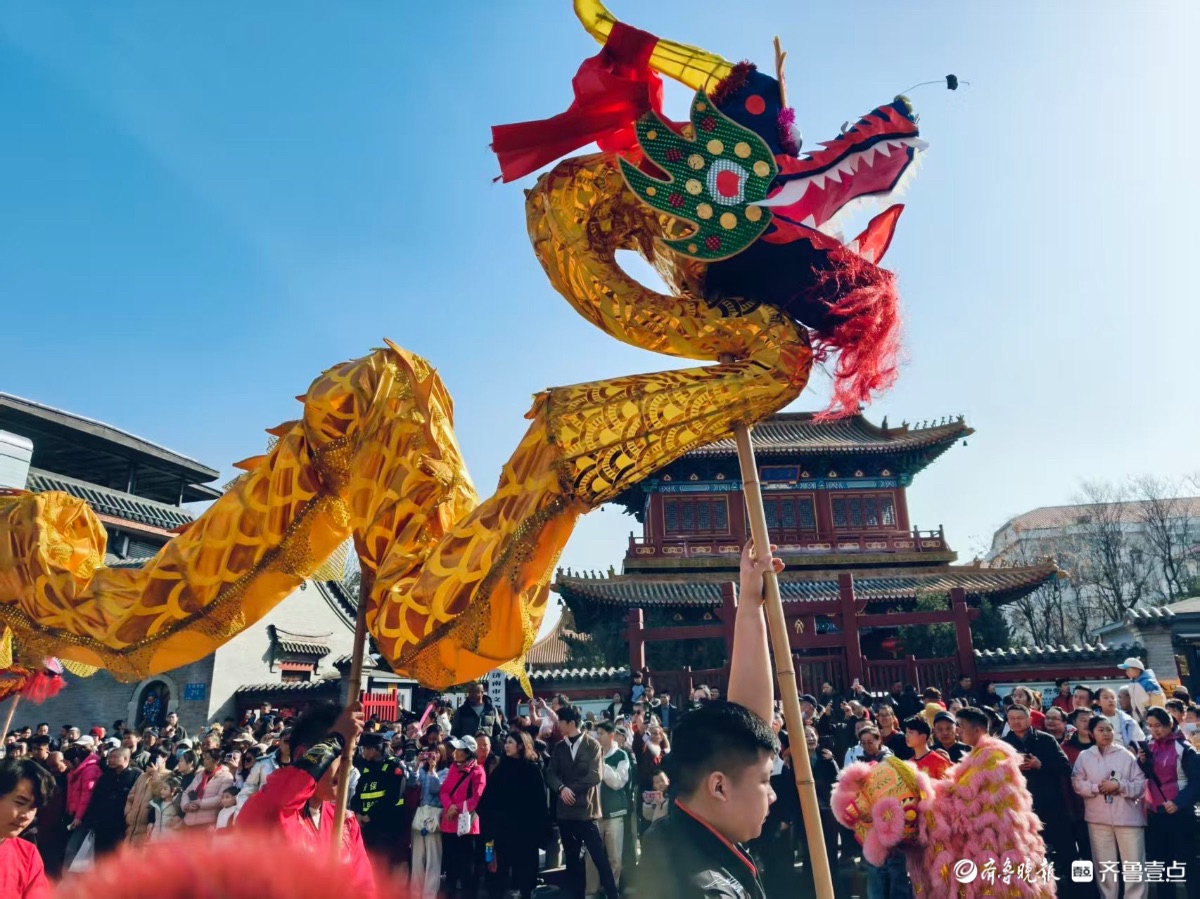 过年啦！济南明湖路热闹非凡