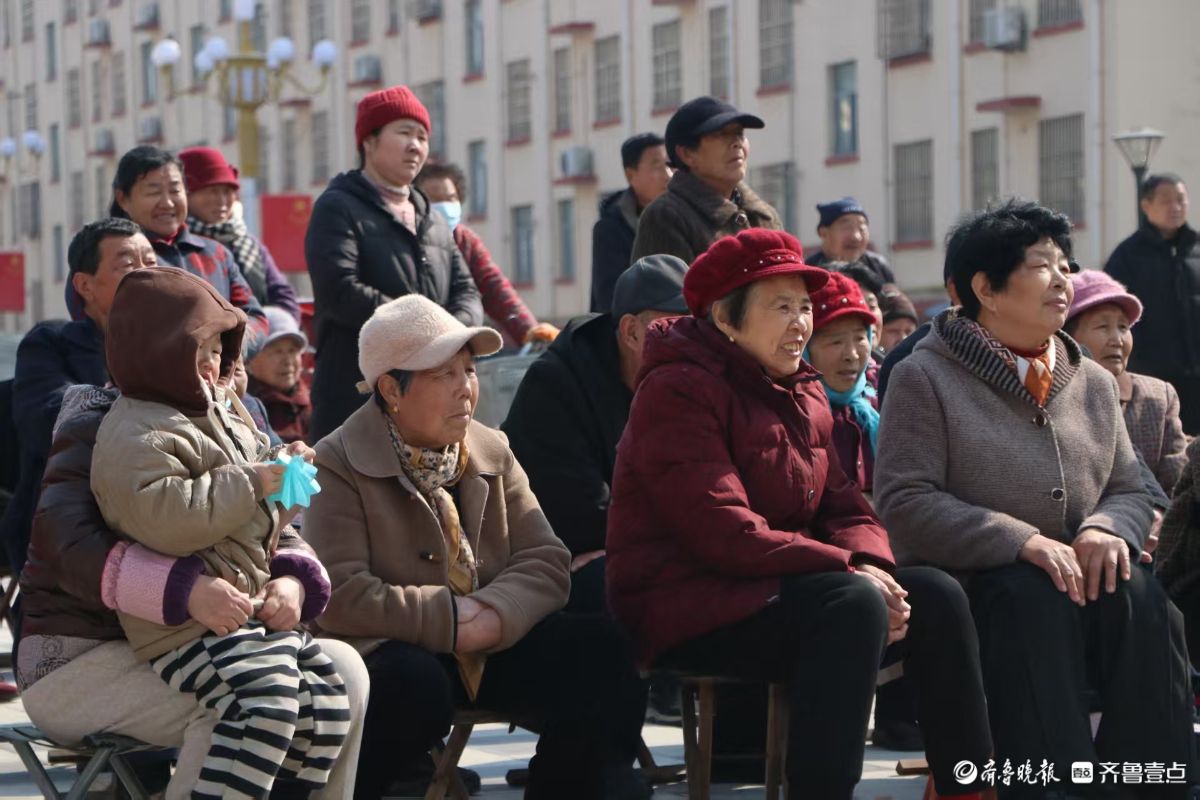 新春随手拍|新春唱大戏，欢喜过大年