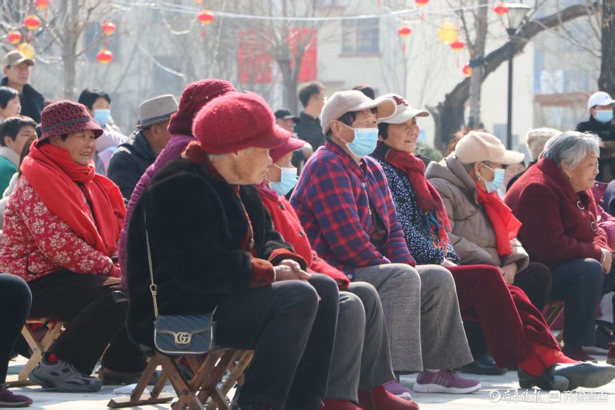 新春随手拍|新春唱大戏，欢喜过大年