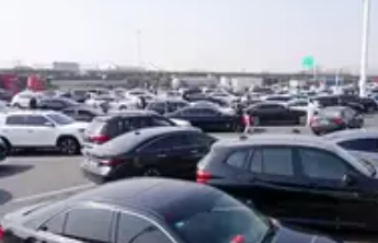 今天全国高速公路车流量超7100万辆次