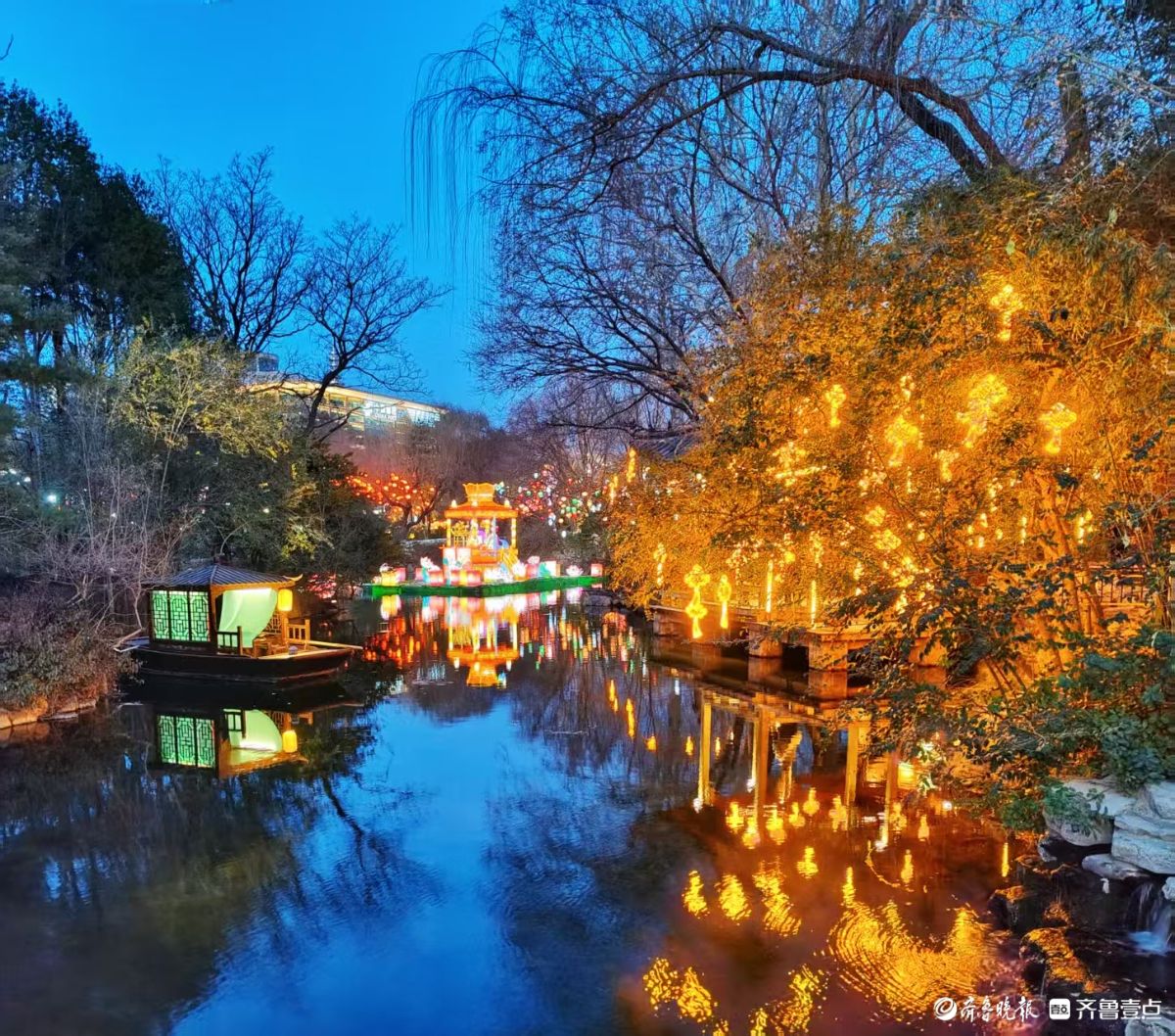 济南趵突泉公园第四十五届迎春灯展开始了