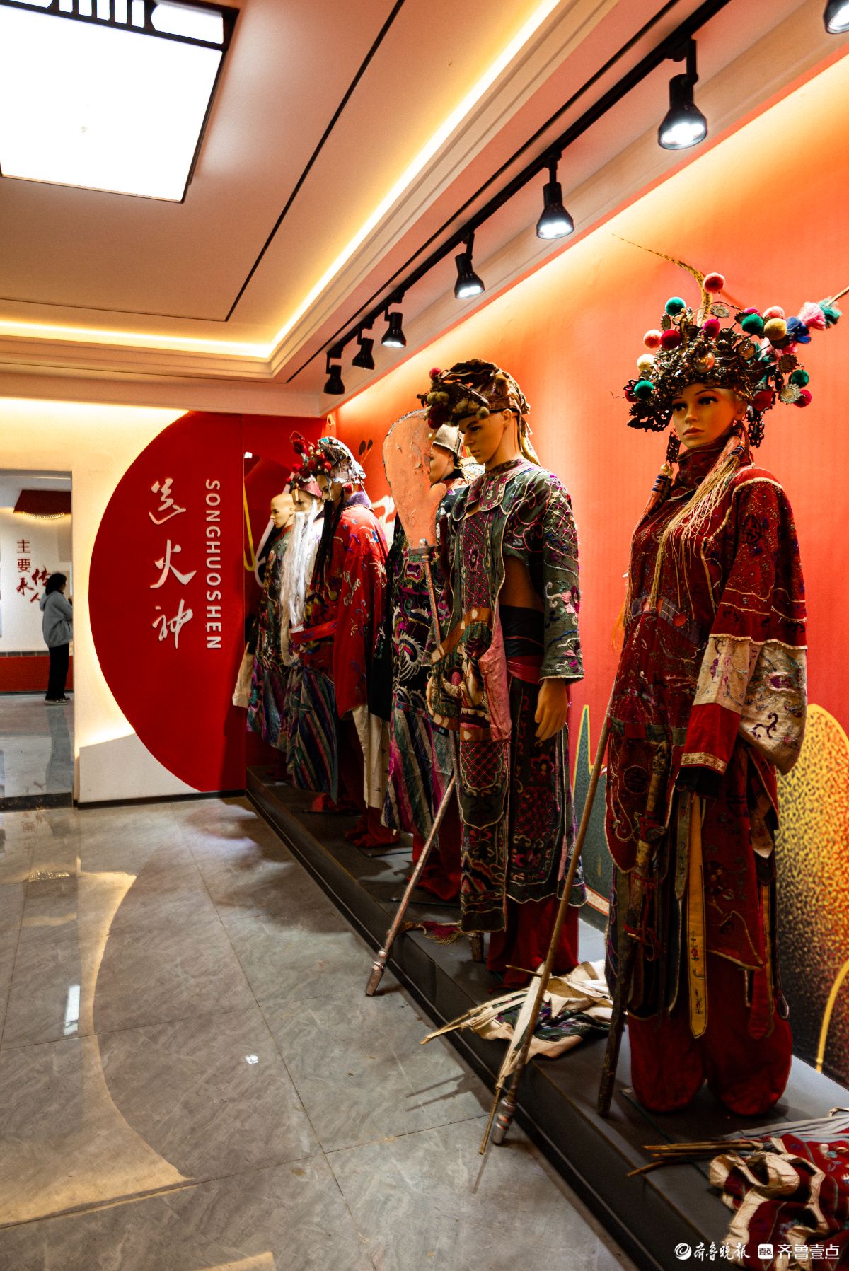 正月初五，沂水县诸葛镇大峪村“送火神”