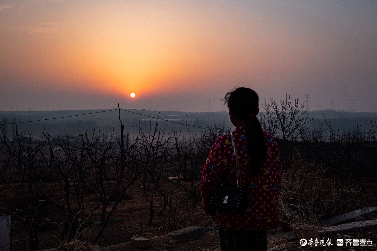 正月初五，沂水县诸葛镇大峪村“送火神”