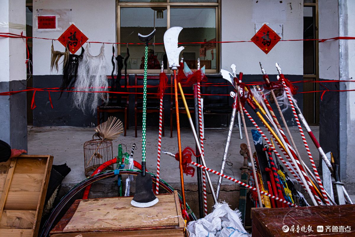 正月初五，沂水县诸葛镇大峪村“送火神”