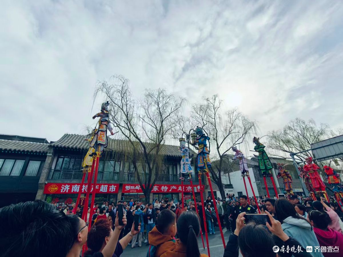 济南的高跷有多高，您看过吗？