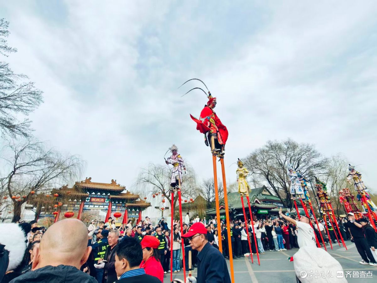 济南的高跷有多高，您看过吗？