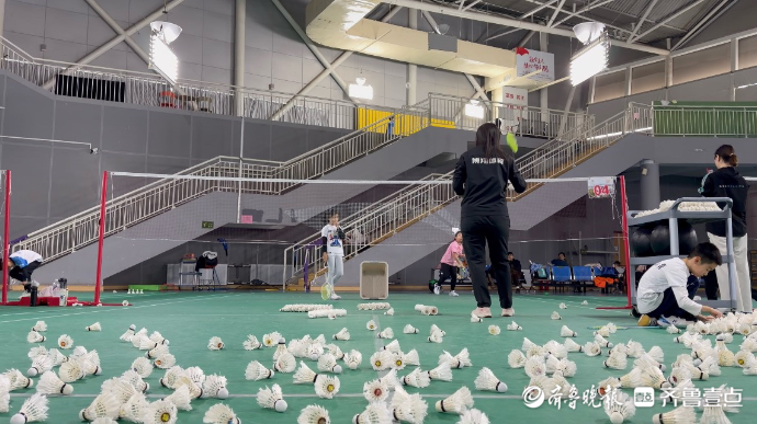 果然视频|挥拍开练！大年初七，济南奥体球场活力不停歇
