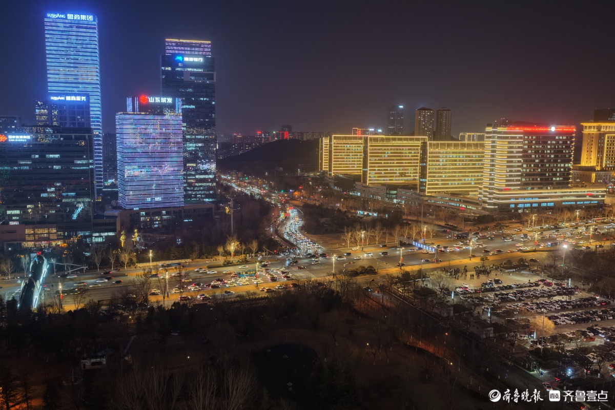 济南奥体中心经十路灯光秀