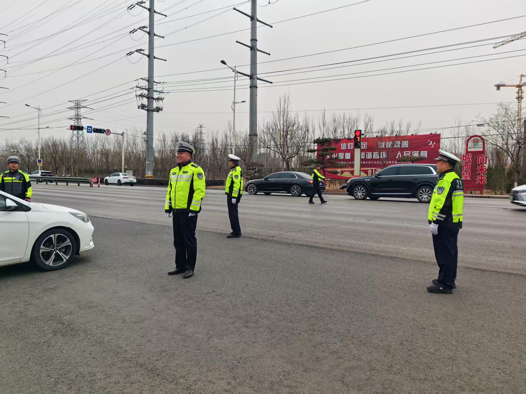 春节我在岗|应对返程高峰，东昌府交警全力以赴护航平安路