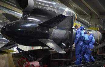 乌军“火烈鸟”袭击俄洲际导弹工厂，俄军张网以待