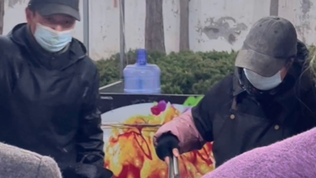 锅包肉的香味里，飘着团圆的味道