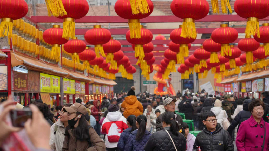 果然视频丨年轻人爱“奶”，老年人恋旧！青岛糖球会糖球花样翻新