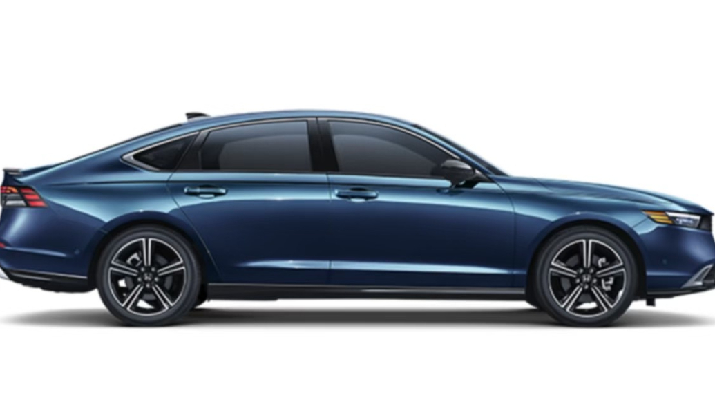 果然财经|买车抄底？特斯拉0息、雅阁直降10万，春季福利炸了