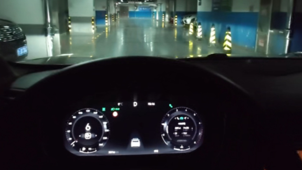 果然视频|记者实测领克“关闭车灯”语音指令，被提醒“先手动控制吧”