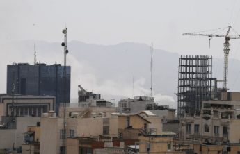 事关伊朗局势，中俄外长通话