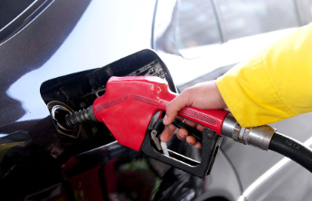 美伊战火“点燃”油气市场，价格能涨至多高？一文读懂