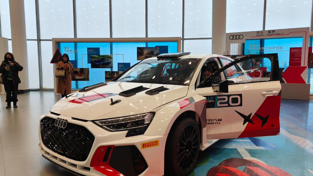 果然视频丨从银幕飞驰回诞生地 《飞驰人生3》原版赛车亮相青岛