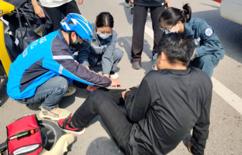 一群穿梭街巷的“红盾”，把“急救箱”带进了千家万户