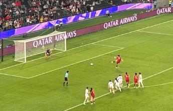 中国女足3-0战胜乌兹别克斯坦女足，提前小组出线