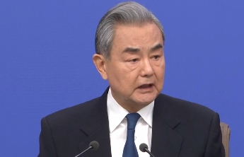 王毅谈中印关系：排除干扰，相向而行