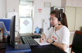 山东福彩热线临沂分线客服人员陈翠娟 一条热线连起福彩与公众