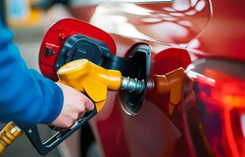 油价今晚上调，加满一箱油将多花27.5元