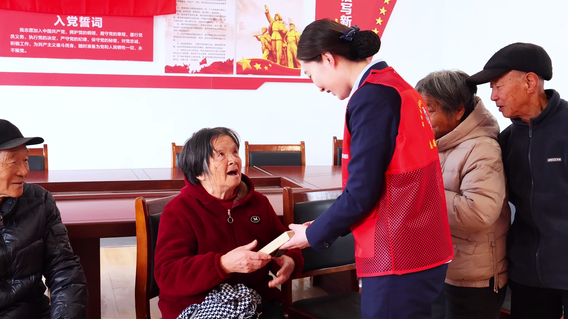 利津农商银行：AI助老人圆梦“人民币上的风景”