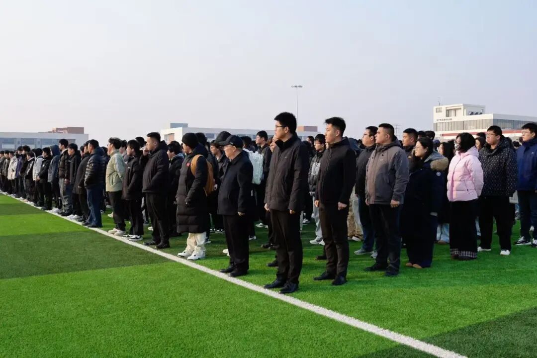 日照科技职业学院举行春季学期首次升旗仪式