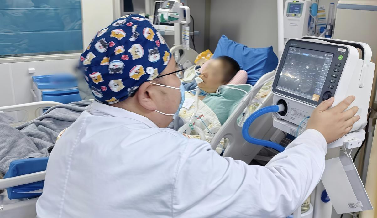 临沂市康复医院尹保力：重症康复病房的“守光人”