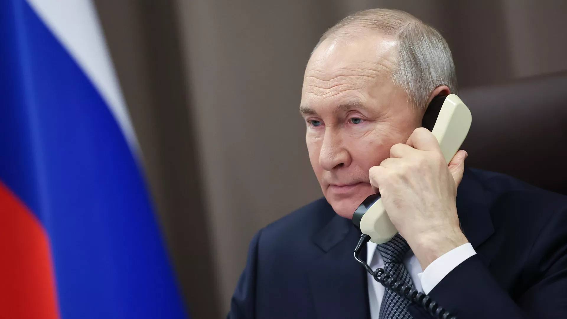 普京与伊朗总统再度通话