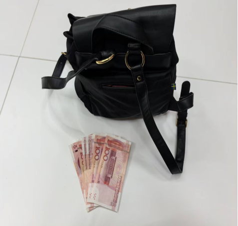 旅客大意丢背包，济南西站派出所民警迅速寻回三千余元财物