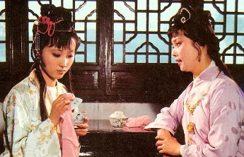 87版《红楼梦》再引争议，“钗黛之争”你站谁？