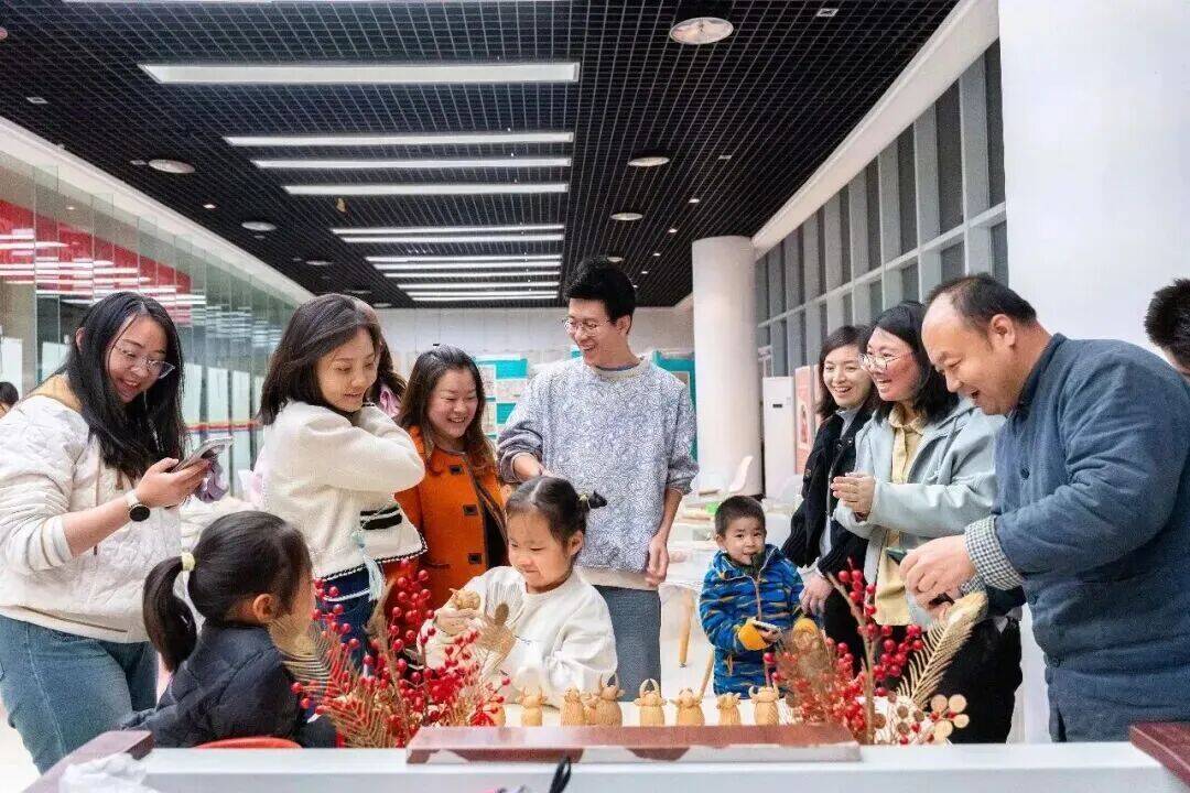 一分钟报名人数突破三百，潍坊市民艺术夜校第七期报名开启