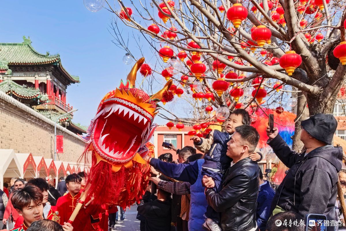 新春随手拍|上新街上闹新春