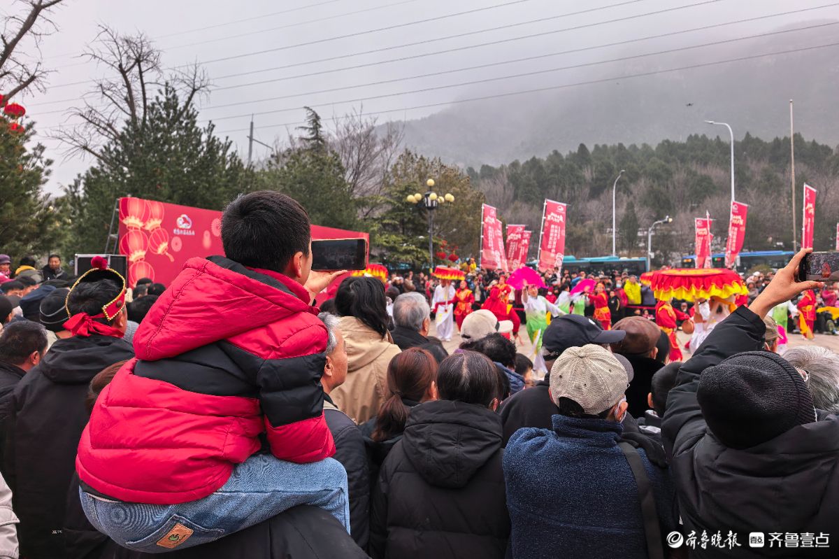 新春随手拍|上新街上闹新春