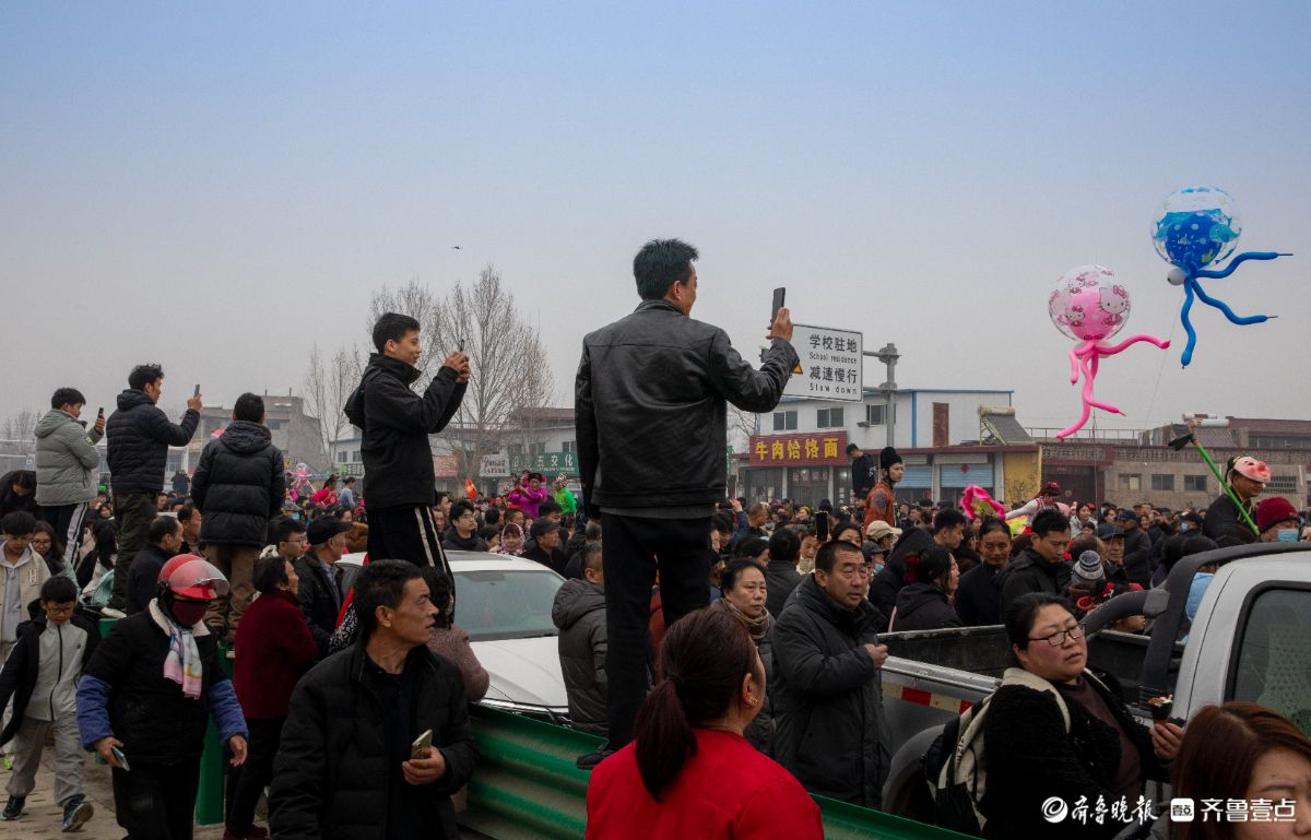 新春随手拍|民俗舞台的欢乐时刻