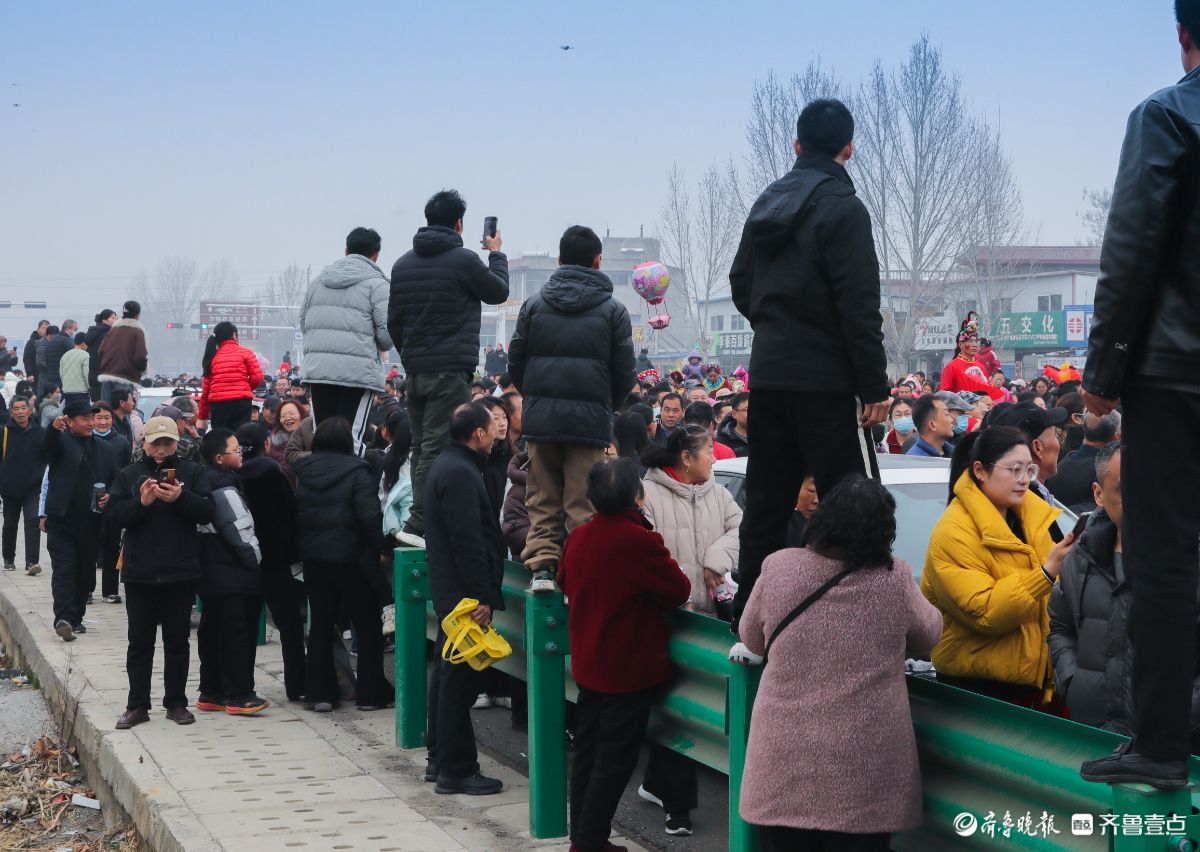 新春随手拍|民俗舞台的欢乐时刻