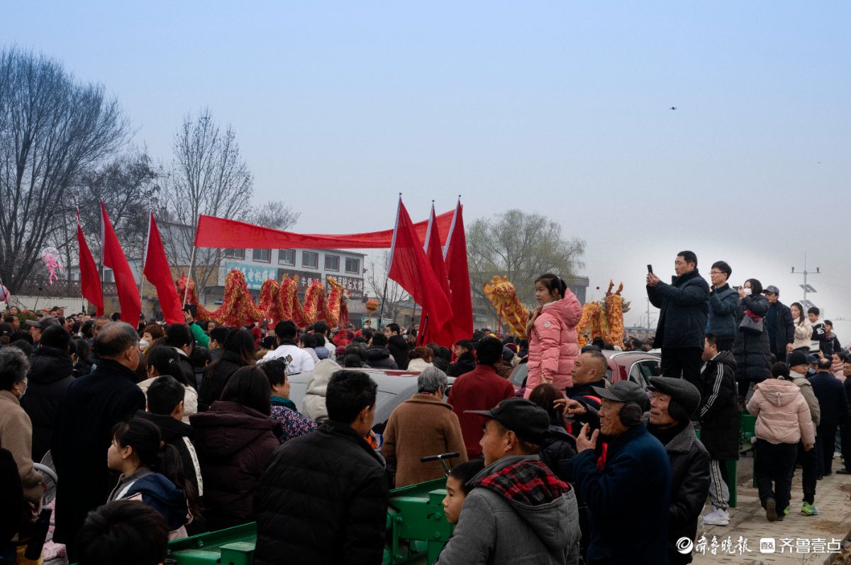 新春随手拍|民俗舞台的欢乐时刻