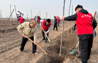 播撒绿色希望  共建美丽潍坊  潍坊福彩组织开展义务植树活动