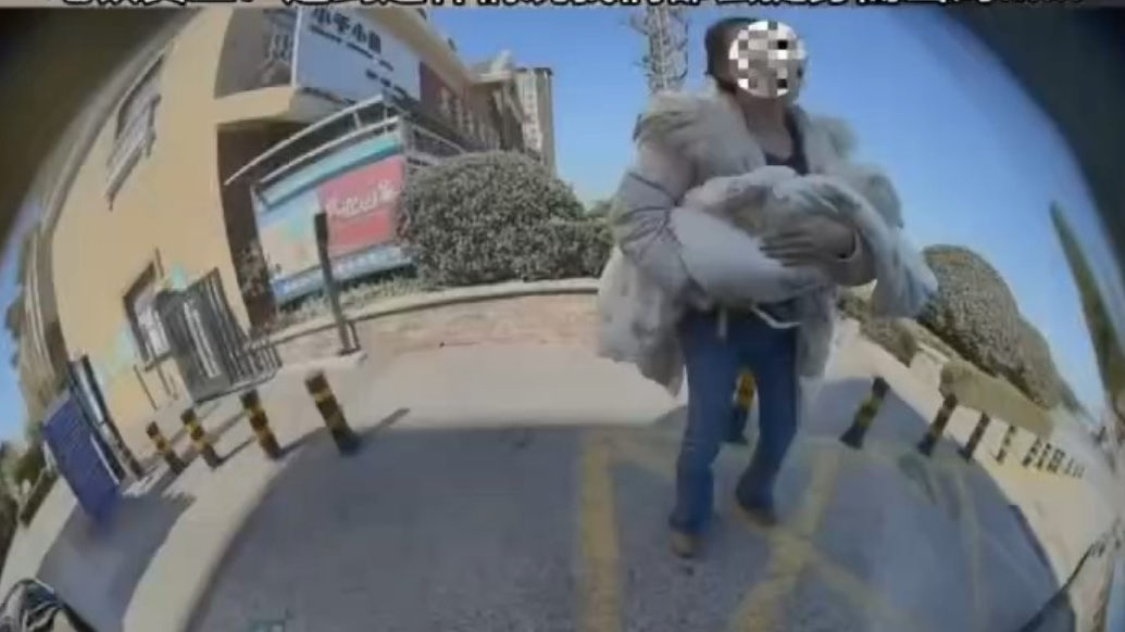 果然视频丨地铁人“狂飙”，为8月龄婴儿抢出“绿色通道”