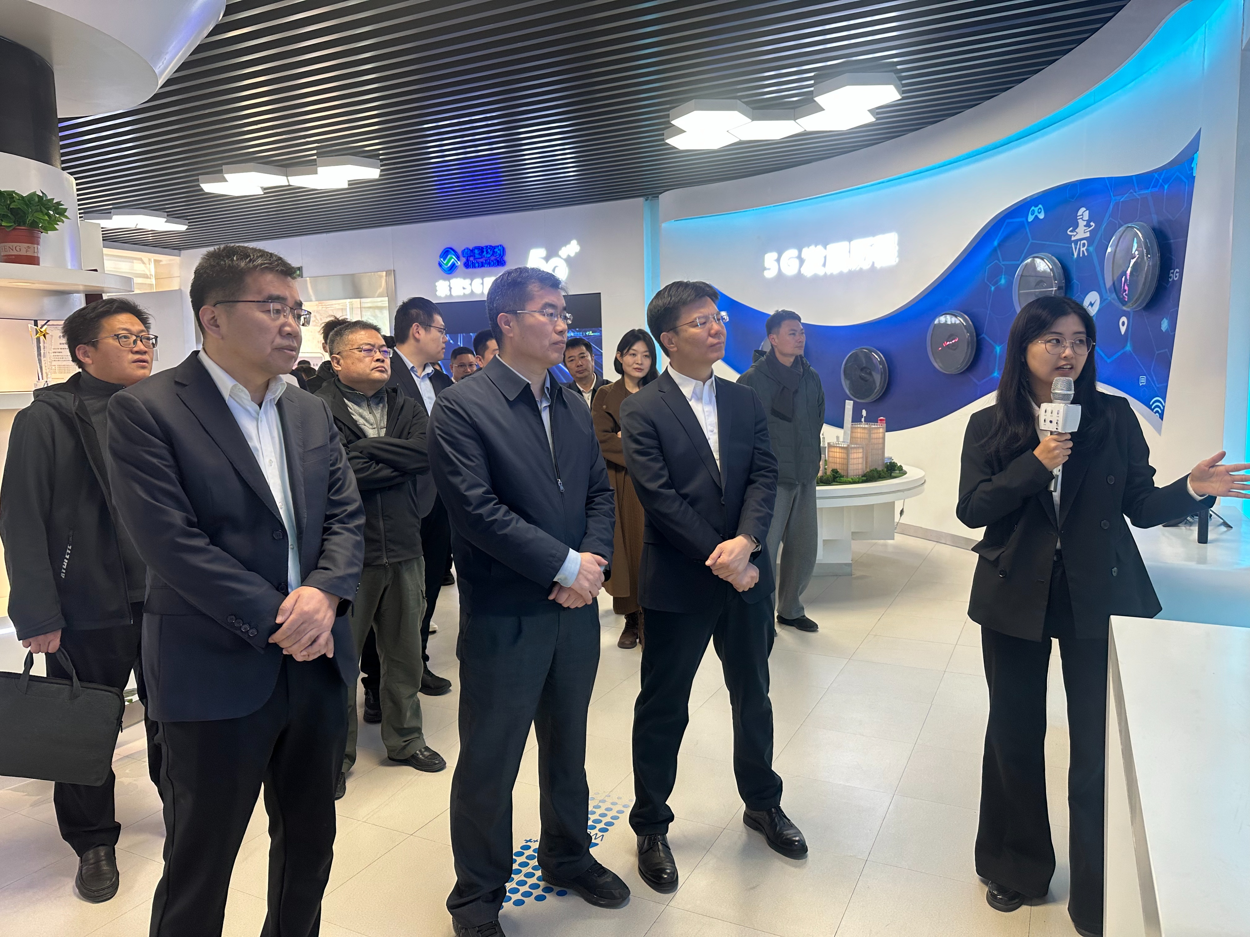 东营移动科协成立暨市工程师协会“圆桌派”活动举办