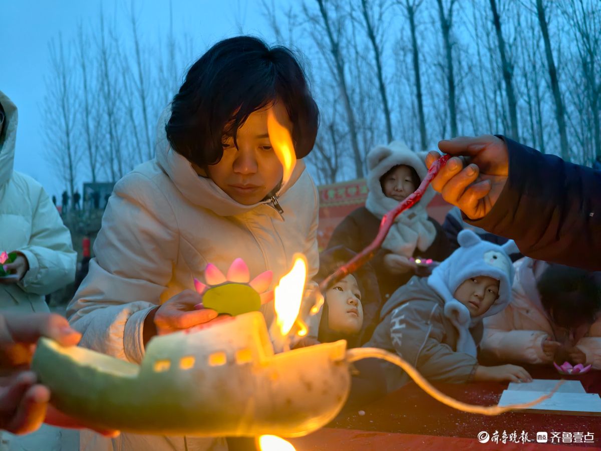 新春随手拍|河灯祈福 