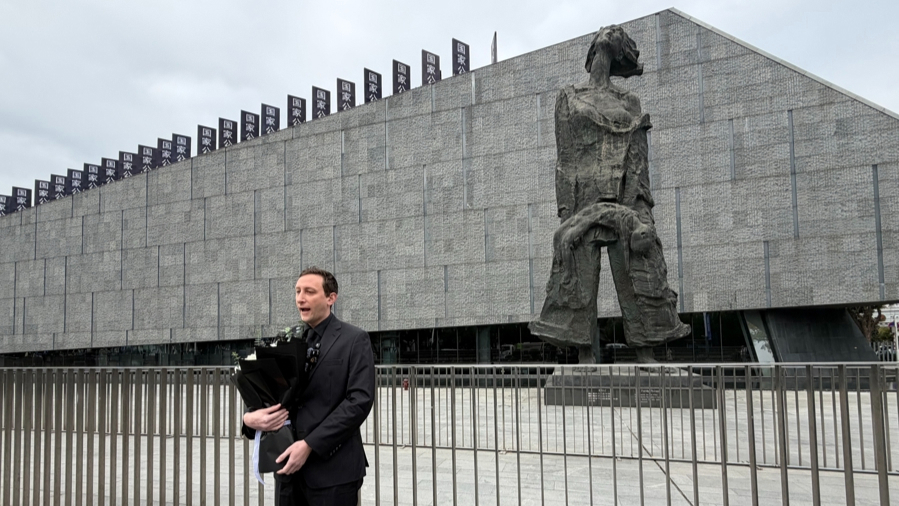 美国小伙埃文凯尔官宣定居中国，曾向中国捐赠二战侵华日军罪证