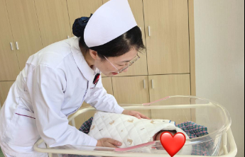 诠释“有温度”的母婴照护！德州市妇幼保健院产科温馨病房启用 