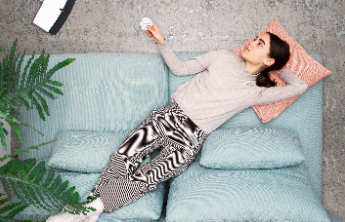 “在家躺一躺也没事的”，何以戳中万千网友？